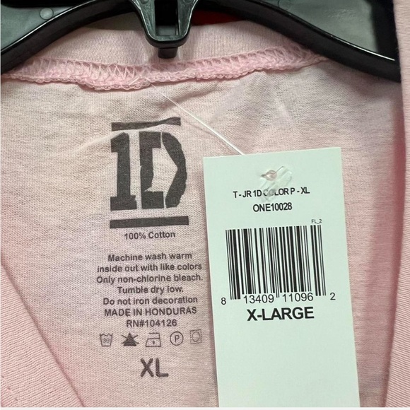 Women Jrs XL NWT Pink One Direction Bandmates Polariod Photo Signatures T-Shirt - Picture 4 of 5